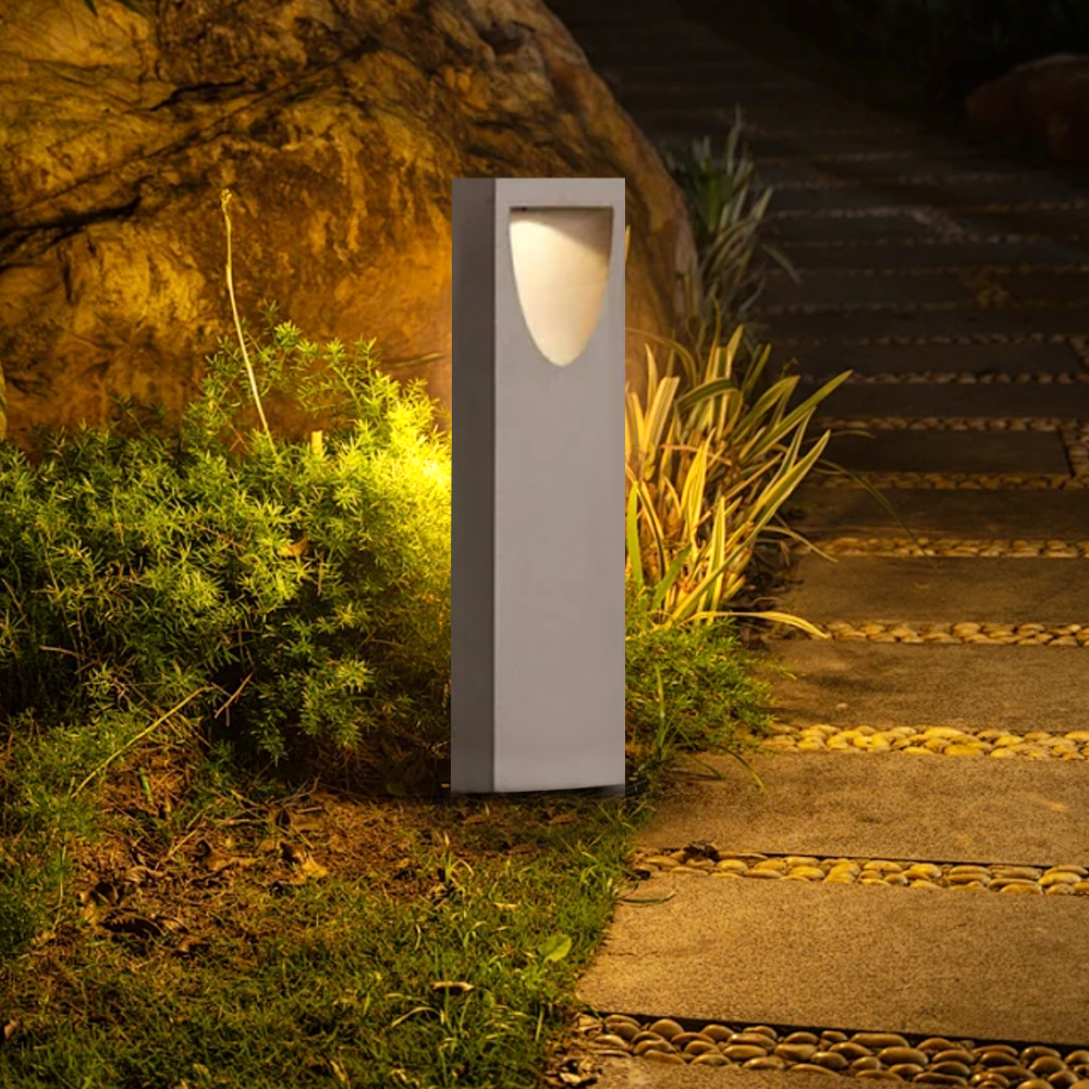 Minimalist_Metal_Stone_Path_Light